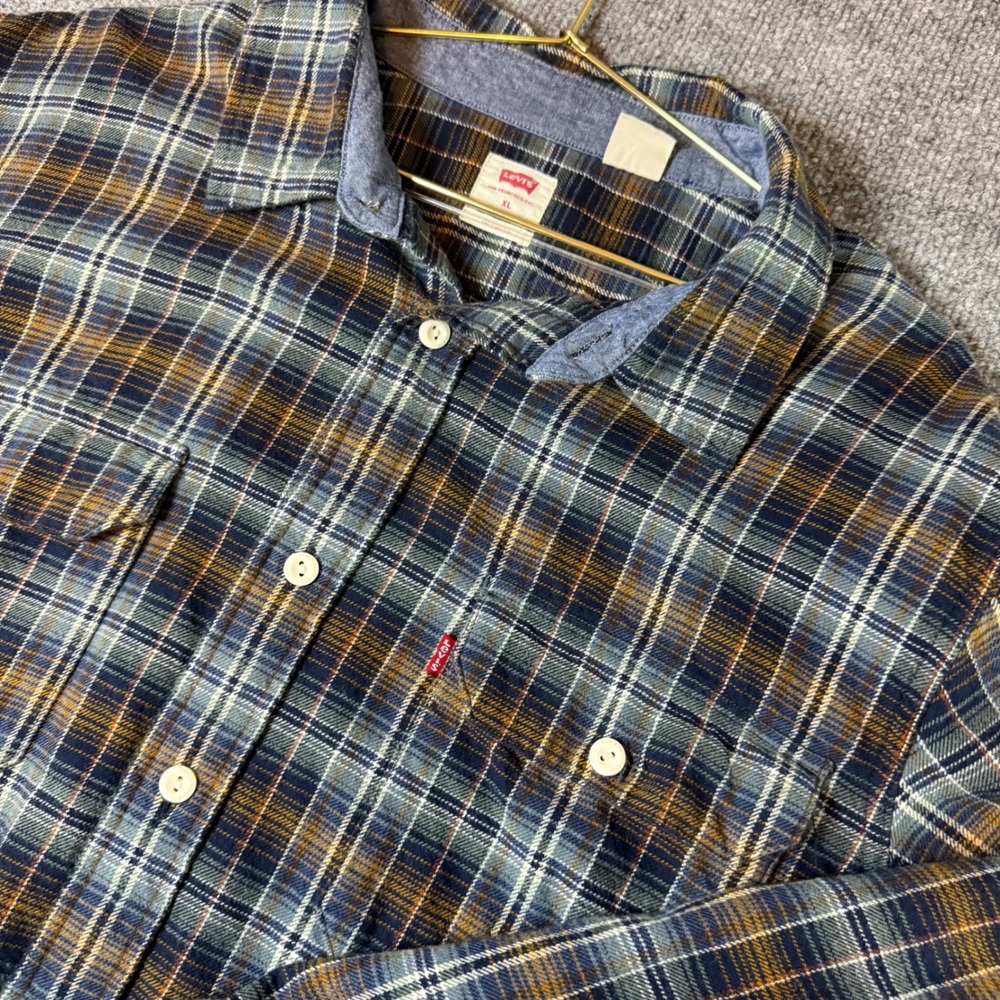 Levis Mens XL Relaxed Fit Flannel Shirt Blue Yellow Plaid Long Sleeve 19587-0357